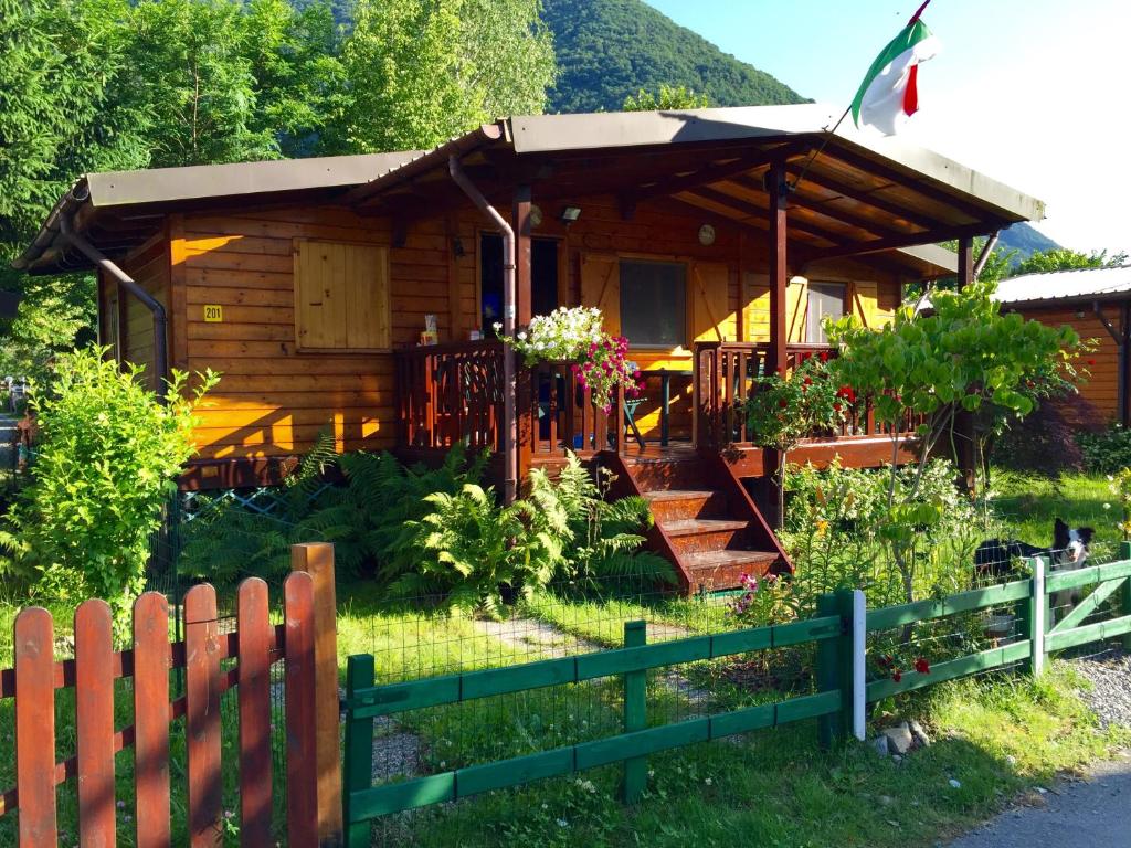 Sunwaychalets Lago di Lugano room 4